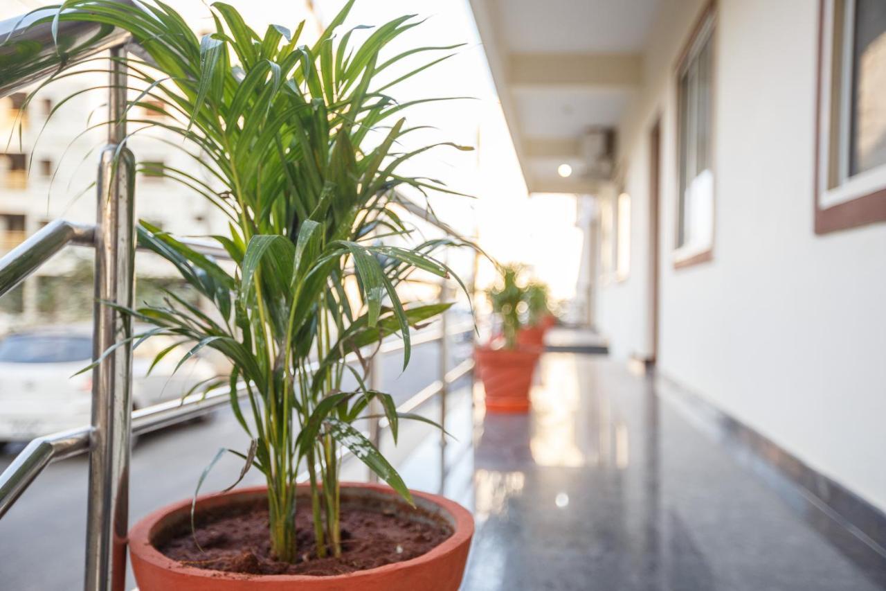 Misty Meridian Serviced Apartments Bangalore Luaran gambar